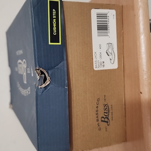 G.H Bass -Jack Navy Blue wingtip size 10. - Picture 16 of 16